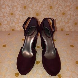 Worthington size 9 Maroon Block heels 4 inch heel